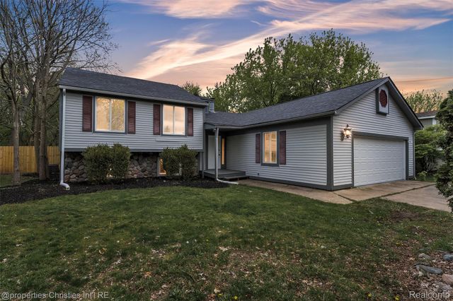 854 Estes Court, Waterford Charter Township, MI 48327