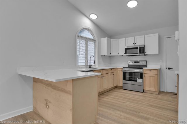 854 Estes Court, Waterford Charter Township, MI 48327