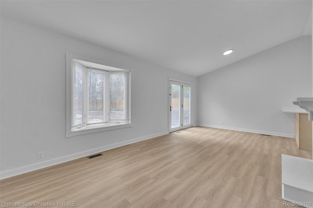 854 Estes Court, Waterford Charter Township, MI 48327