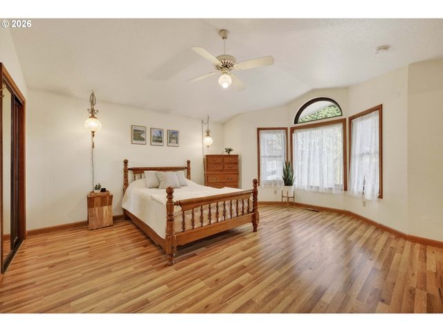 701 Nw 59TH St, Vancouver, WA 98663