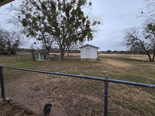 305 S Leon Street, Gustine, TX 76455