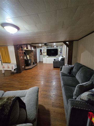 305 S Leon Street, Gustine, TX 76455