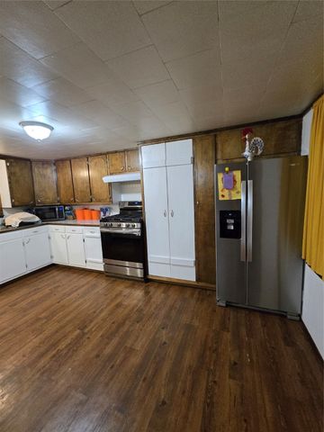 305 S Leon Street, Gustine, TX 76455