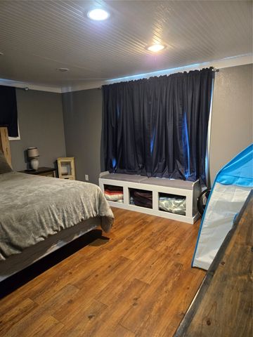 305 S Leon Street, Gustine, TX 76455