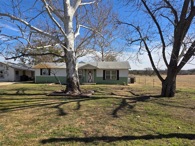 305 S Leon Street, Gustine, TX 76455