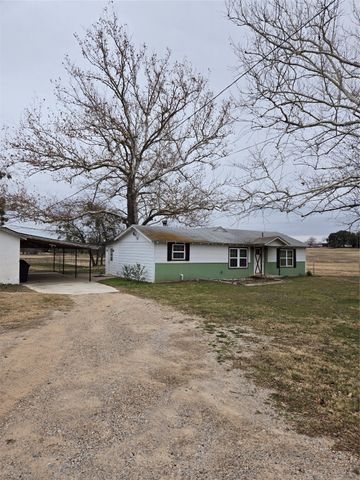 305 S Leon Street, Gustine, TX 76455