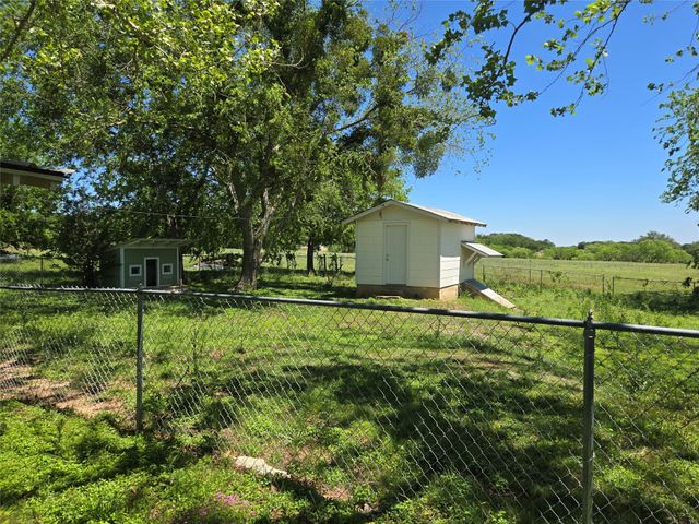 305 S Leon Street, Gustine, TX 76455