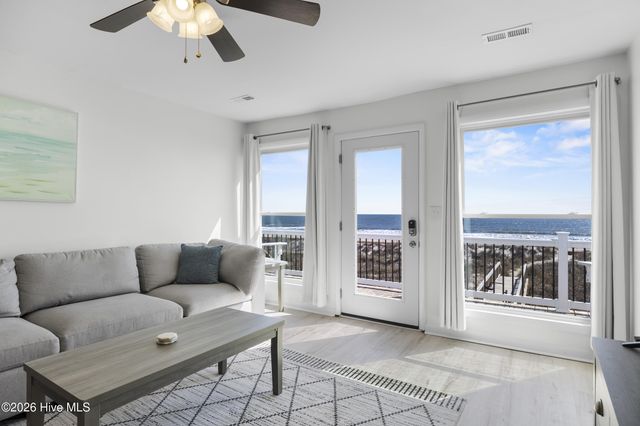 905 Carolina Beach Avenue S, Carolina Beach, NC 28428