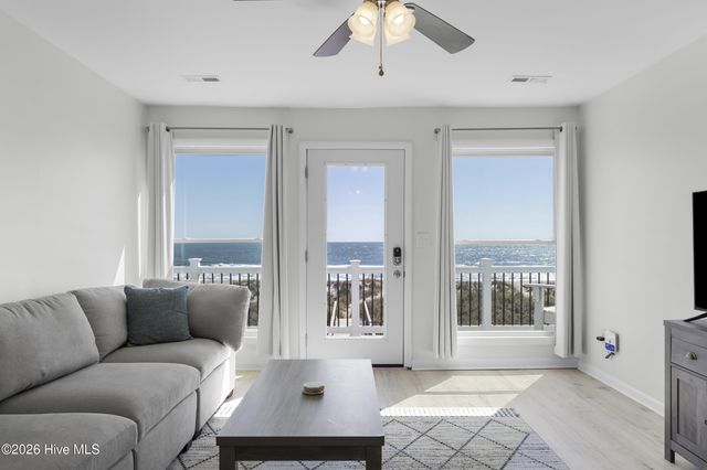 905 Carolina Beach Avenue S, Carolina Beach, NC 28428