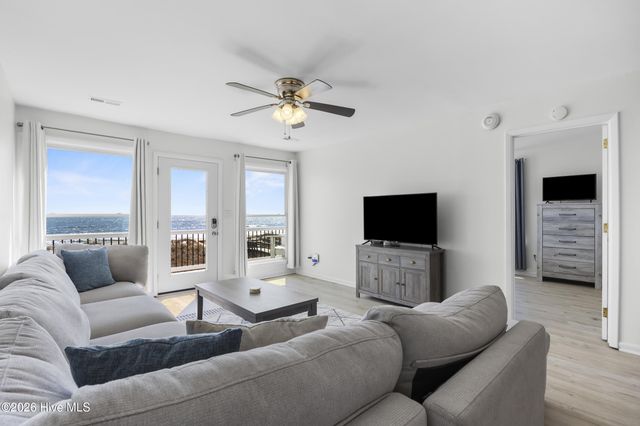 905 Carolina Beach Avenue S, Carolina Beach, NC 28428