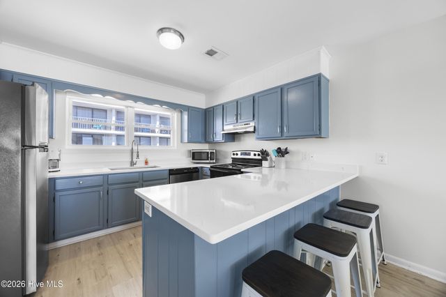 905 Carolina Beach Avenue S, Carolina Beach, NC 28428