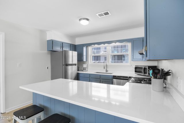 905 Carolina Beach Avenue S, Carolina Beach, NC 28428