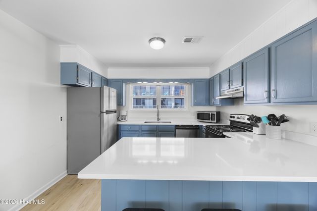 905 Carolina Beach Avenue S, Carolina Beach, NC 28428