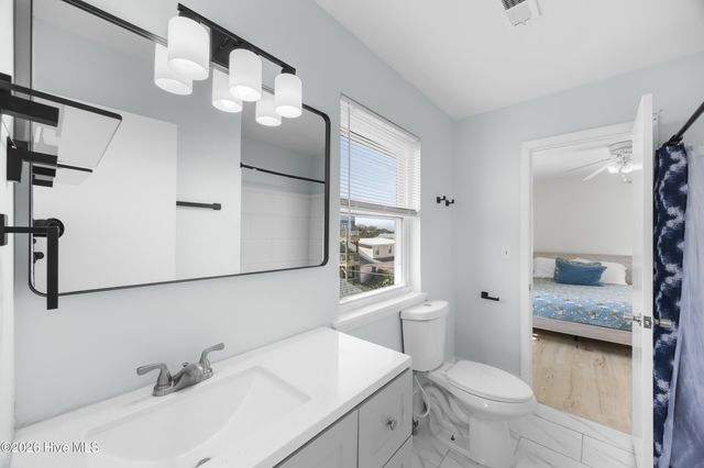 905 Carolina Beach Avenue S, Carolina Beach, NC 28428