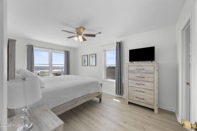 905 Carolina Beach Avenue S, Carolina Beach, NC 28428