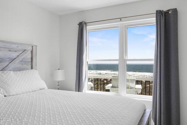 905 Carolina Beach Avenue S, Carolina Beach, NC 28428