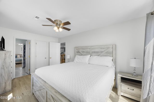 905 Carolina Beach Avenue S, Carolina Beach, NC 28428