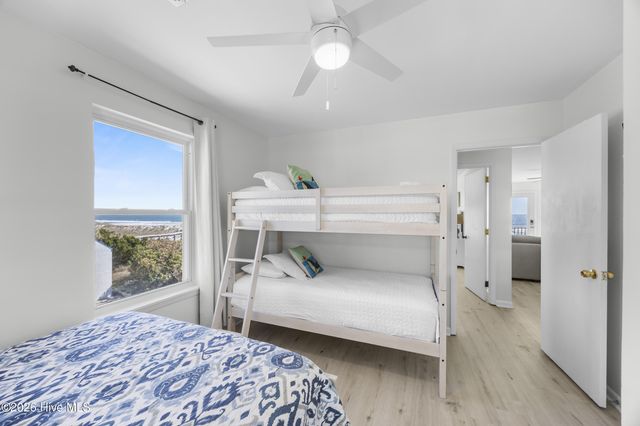 905 Carolina Beach Avenue S, Carolina Beach, NC 28428