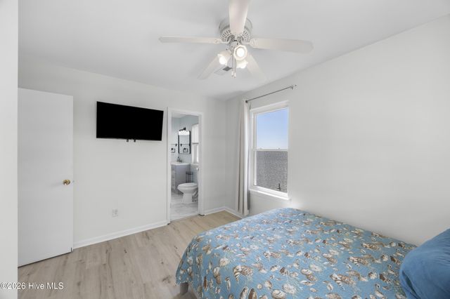 905 Carolina Beach Avenue S, Carolina Beach, NC 28428