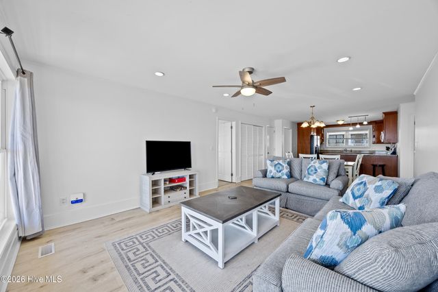 905 Carolina Beach Avenue S, Carolina Beach, NC 28428