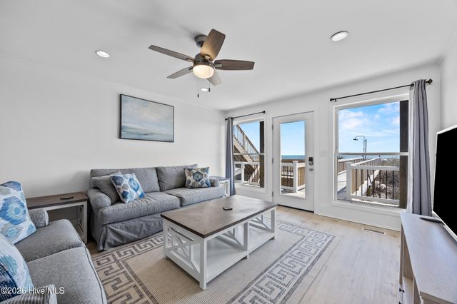 905 Carolina Beach Avenue S, Carolina Beach, NC 28428