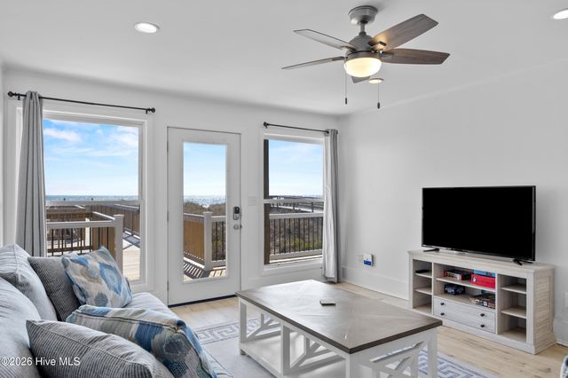 905 Carolina Beach Avenue S, Carolina Beach, NC 28428