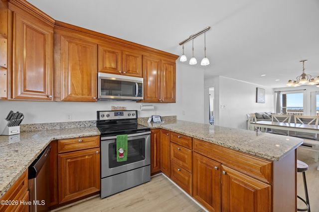 905 Carolina Beach Avenue S, Carolina Beach, NC 28428