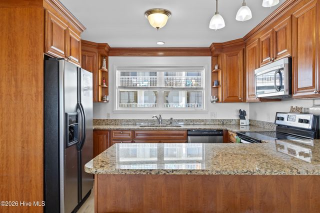 905 Carolina Beach Avenue S, Carolina Beach, NC 28428