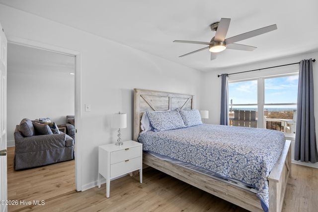 905 Carolina Beach Avenue S, Carolina Beach, NC 28428