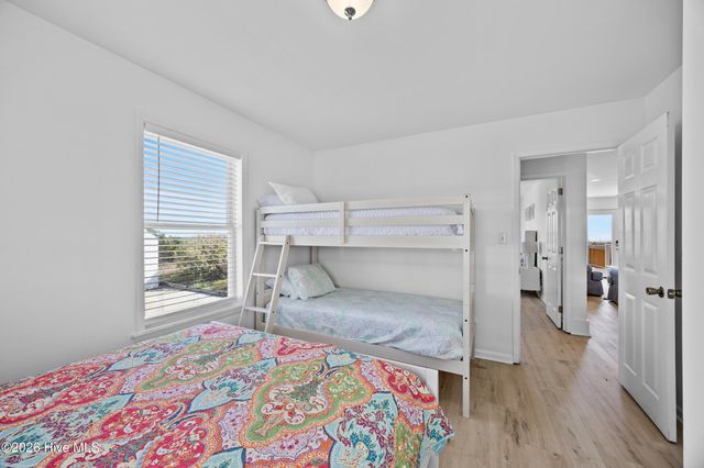 905 Carolina Beach Avenue S, Carolina Beach, NC 28428