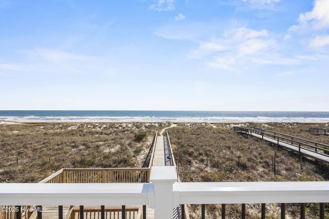 905 Carolina Beach Avenue S, Carolina Beach, NC 28428