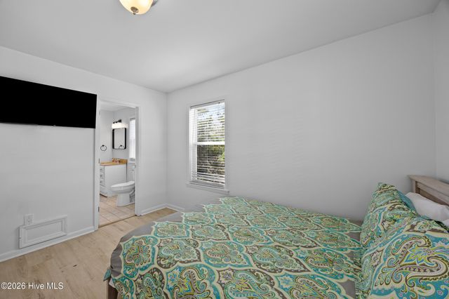 905 Carolina Beach Avenue S, Carolina Beach, NC 28428