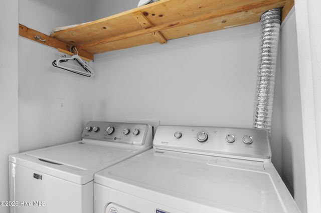 905 Carolina Beach Avenue S, Carolina Beach, NC 28428