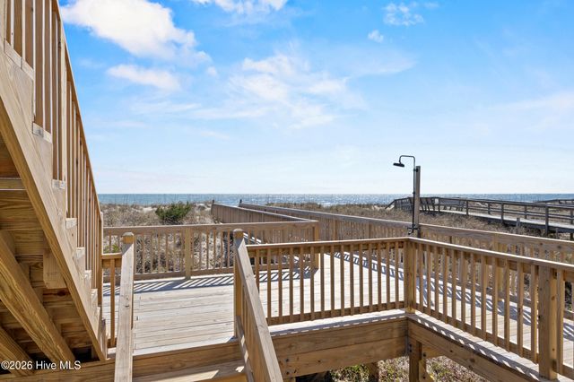905 Carolina Beach Avenue S, Carolina Beach, NC 28428