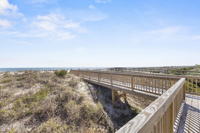 905 Carolina Beach Avenue S, Carolina Beach, NC 28428