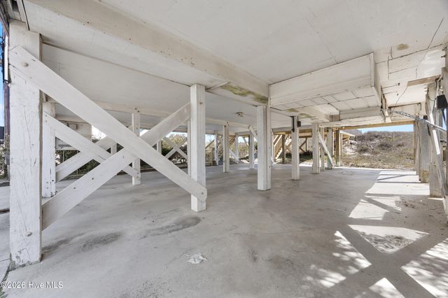 905 Carolina Beach Avenue S, Carolina Beach, NC 28428