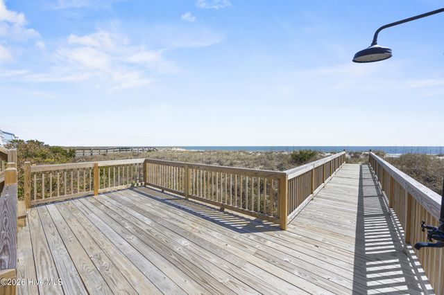 905 Carolina Beach Avenue S, Carolina Beach, NC 28428