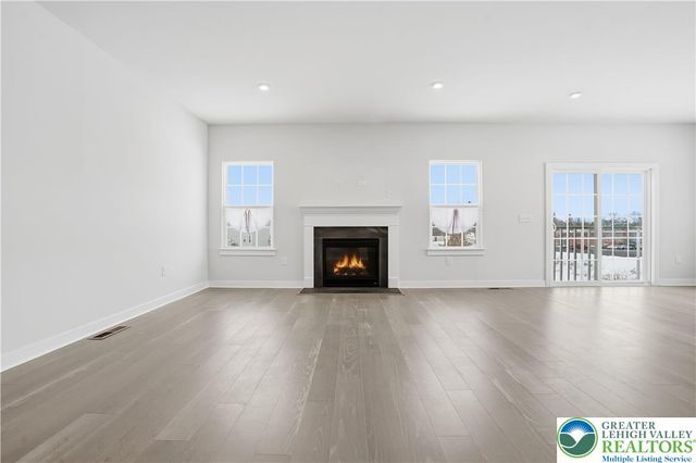 6405 Robin Road, Lower Macungie Twp, PA 18062