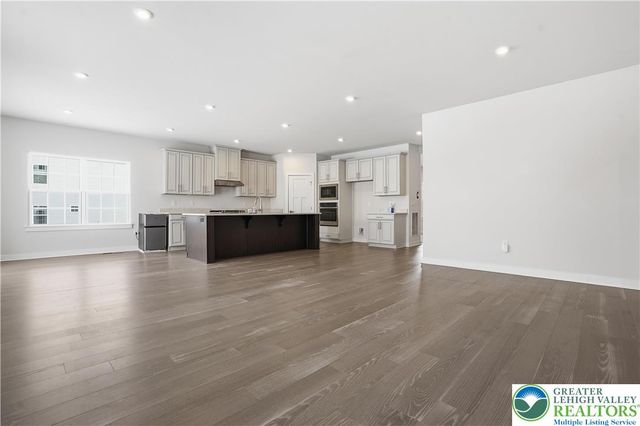 6405 Robin Road, Lower Macungie Twp, PA 18062