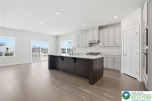 6405 Robin Road, Lower Macungie Twp, PA 18062