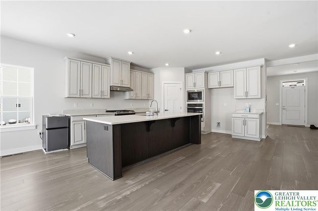 6405 Robin Road, Lower Macungie Twp, PA 18062