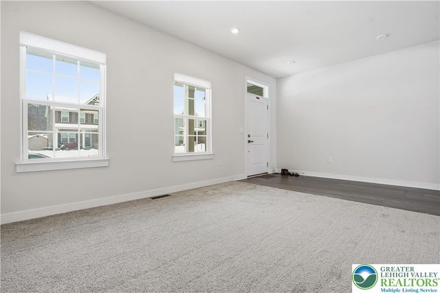 6405 Robin Road, Lower Macungie Twp, PA 18062