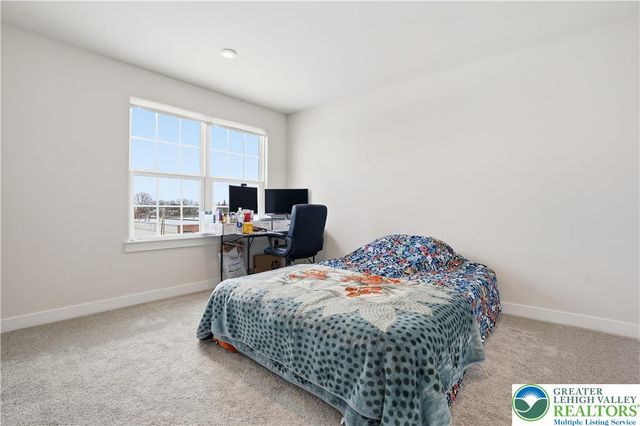 6405 Robin Road, Lower Macungie Twp, PA 18062