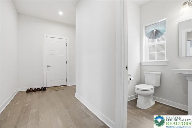 6405 Robin Road, Lower Macungie Twp, PA 18062