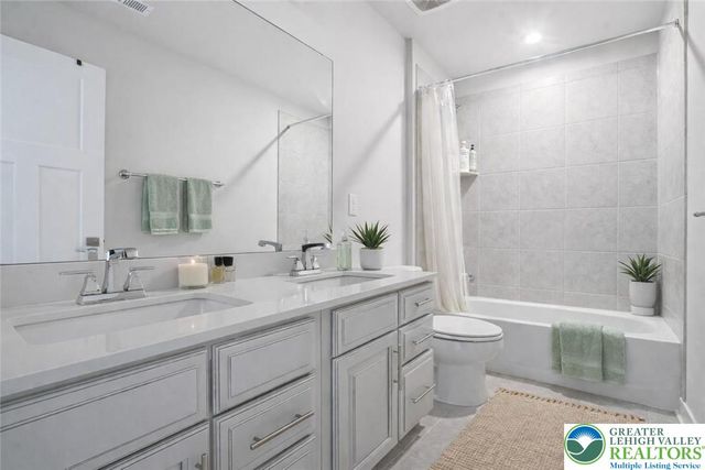 6405 Robin Road, Lower Macungie Twp, PA 18062