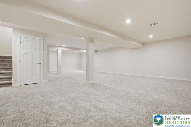 6405 Robin Road, Lower Macungie Twp, PA 18062