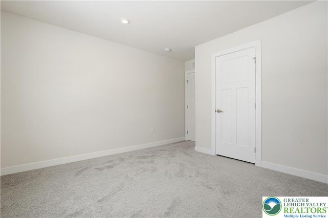 6405 Robin Road, Lower Macungie Twp, PA 18062