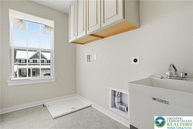 6405 Robin Road, Lower Macungie Twp, PA 18062