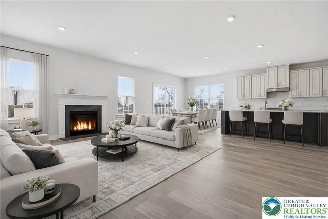 6405 Robin Road, Lower Macungie Twp, PA 18062