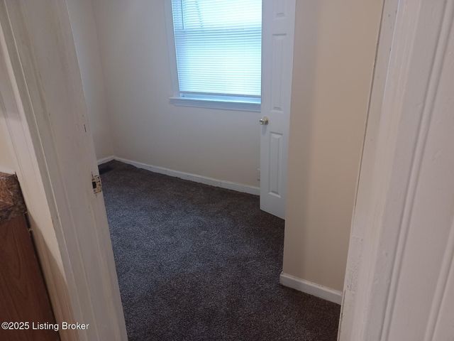 1421 Hazel St, Louisville, KY 40211